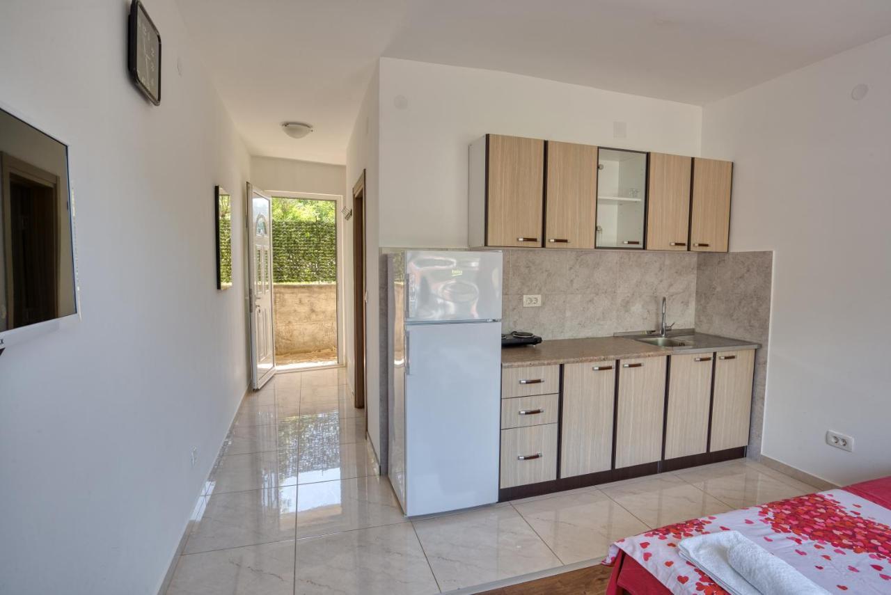 Apartmani Cukic Rafailovici Budua Esterno foto